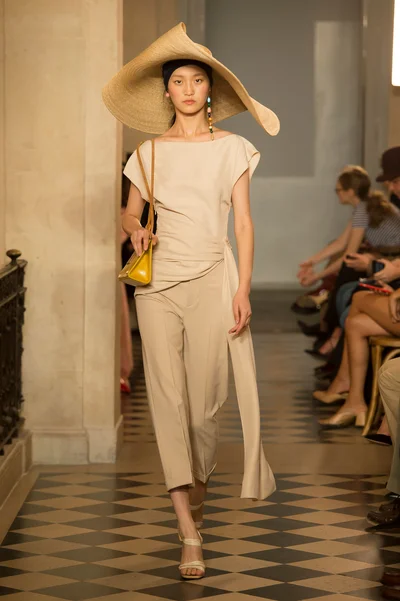 Look 27